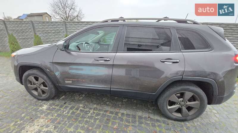 Внедорожник / Кроссовер Jeep Cherokee 2016 в Ирпене