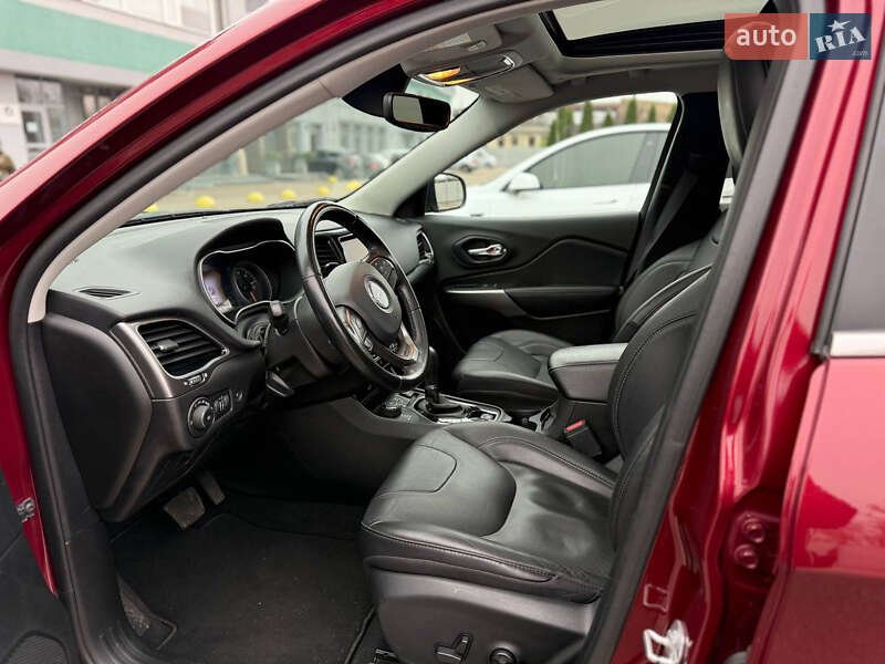 Внедорожник / Кроссовер Jeep Cherokee 2021 в Киеве