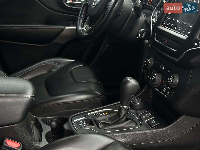 Позашляховик / Кросовер Jeep Cherokee 2020 в Києві