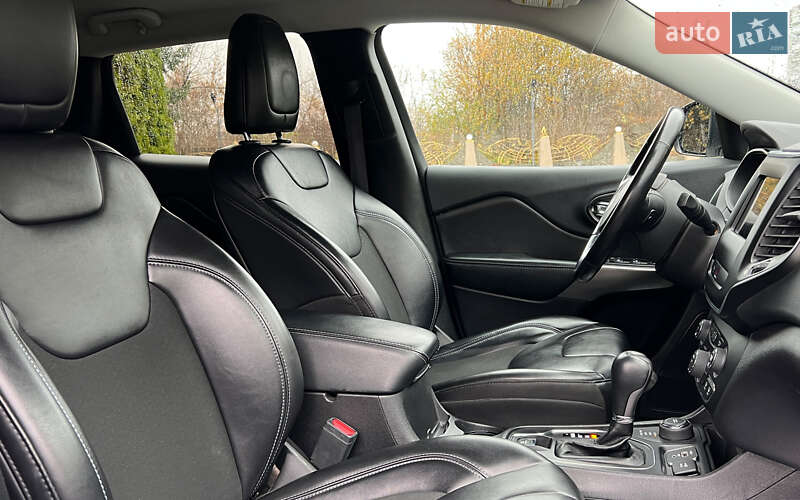 Позашляховик / Кросовер Jeep Cherokee 2019 в Львові