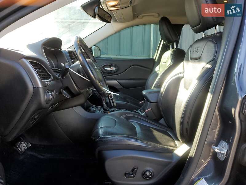 Внедорожник / Кроссовер Jeep Cherokee 2019 в Черкассах