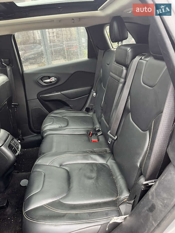 Внедорожник / Кроссовер Jeep Cherokee 2016 в Львове фото 14 Внедорожник / Кроссовер Jeep Cherokee 2016 в Львове