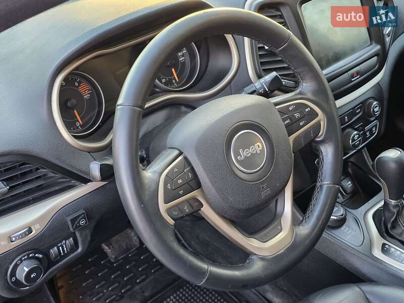 Позашляховик / Кросовер Jeep Cherokee 2015 в Рівному фото 30 Позашляховик / Кросовер Jeep Cherokee 2015 в Рівному