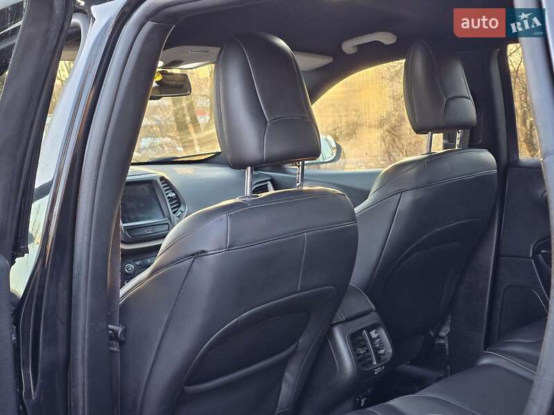 Позашляховик / Кросовер Jeep Cherokee 2015 в Рівному фото 45 Позашляховик / Кросовер Jeep Cherokee 2015 в Рівному