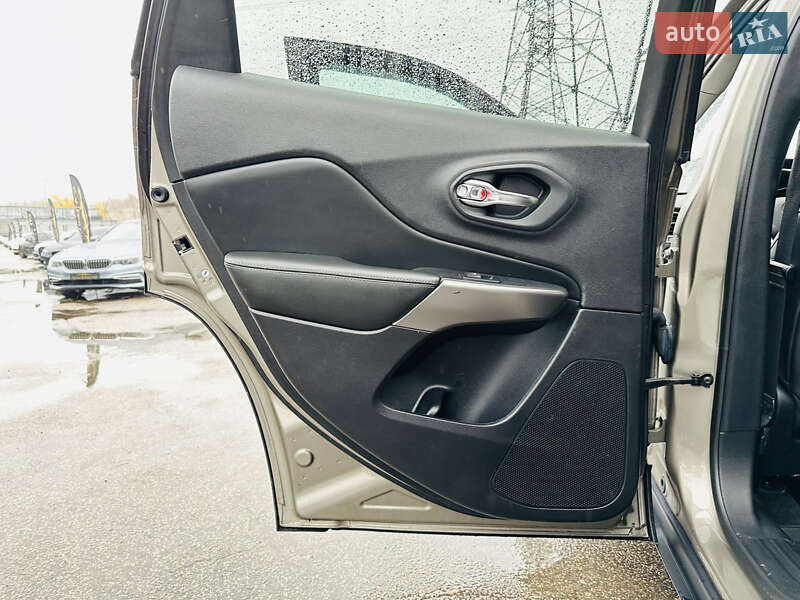 Позашляховик / Кросовер Jeep Cherokee 2020 в Харкові