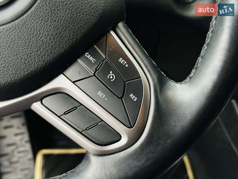 Позашляховик / Кросовер Jeep Cherokee 2020 в Харкові