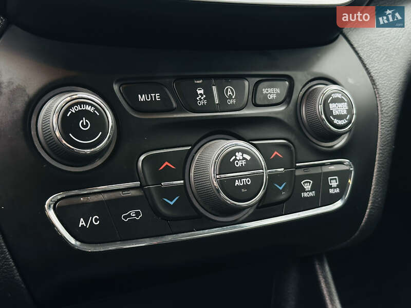 Позашляховик / Кросовер Jeep Cherokee 2020 в Харкові