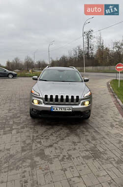 Внедорожник / Кроссовер Jeep Cherokee 2015 в Киеве