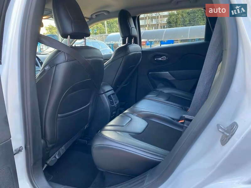 Позашляховик / Кросовер Jeep Cherokee 2018 в Києві фото 17 Позашляховик / Кросовер Jeep Cherokee 2018 в Києві
