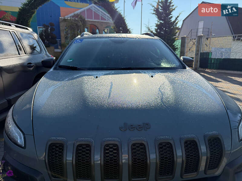 Внедорожник / Кроссовер Jeep Cherokee 2015 в Одессе