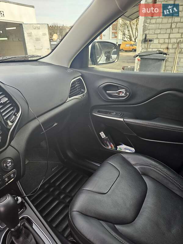 Позашляховик / Кросовер Jeep Cherokee 2019 в Житомирі фото 15 Позашляховик / Кросовер Jeep Cherokee 2019 в Житомирі