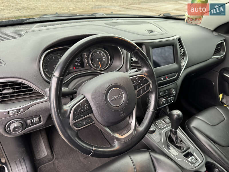 Внедорожник / Кроссовер Jeep Cherokee 2018 в Киеве