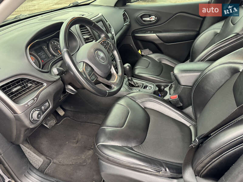 Внедорожник / Кроссовер Jeep Cherokee 2018 в Киеве