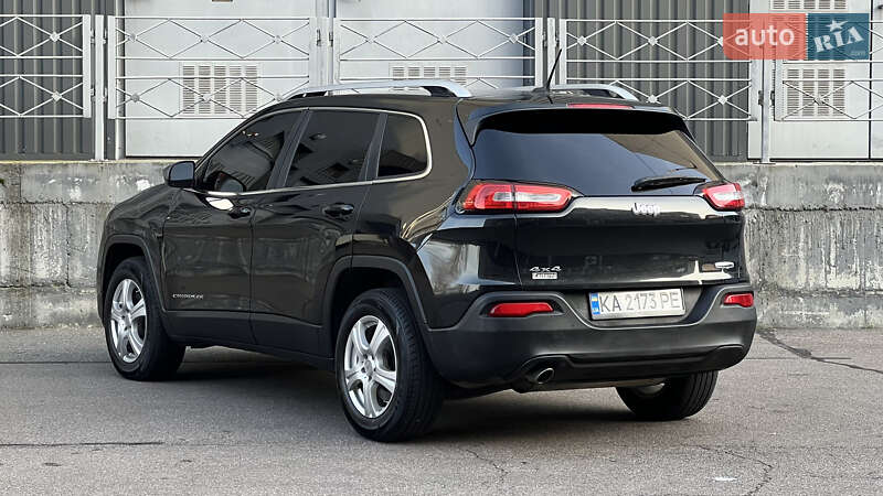 Внедорожник / Кроссовер Jeep Cherokee 2014 в Киеве