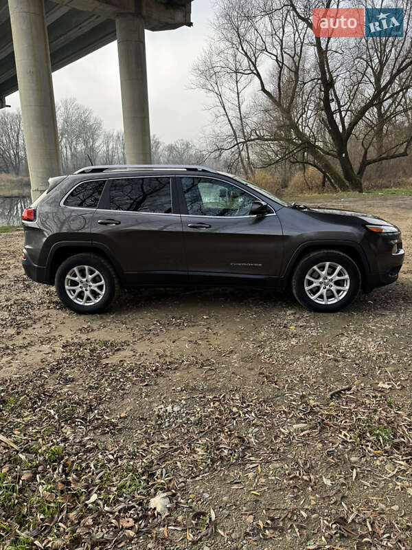Внедорожник / Кроссовер Jeep Cherokee 2016 в Ивано-Франковске
