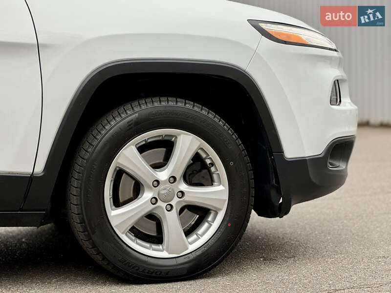 Внедорожник / Кроссовер Jeep Cherokee 2017 в Киеве