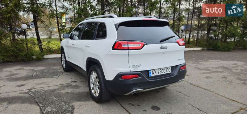 Внедорожник / Кроссовер Jeep Cherokee 2015 в Харькове
