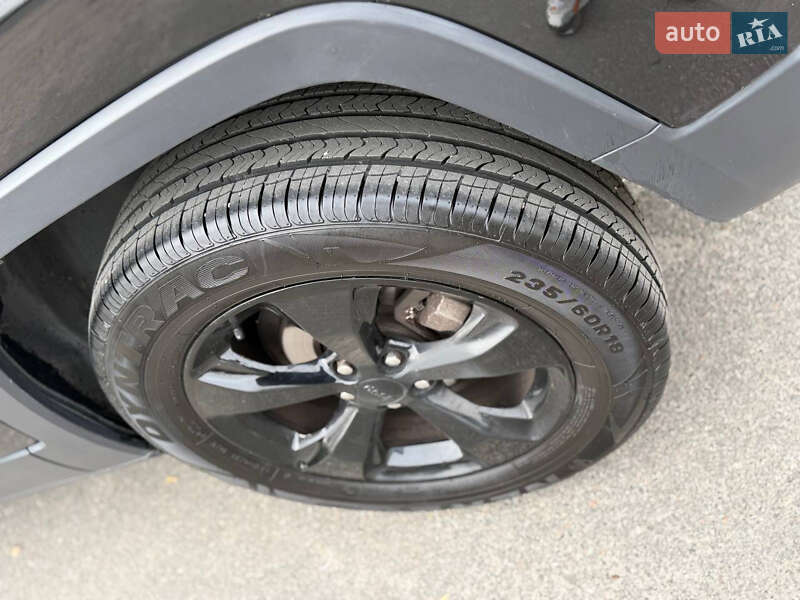 Внедорожник / Кроссовер Jeep Cherokee 2016 в Боярке