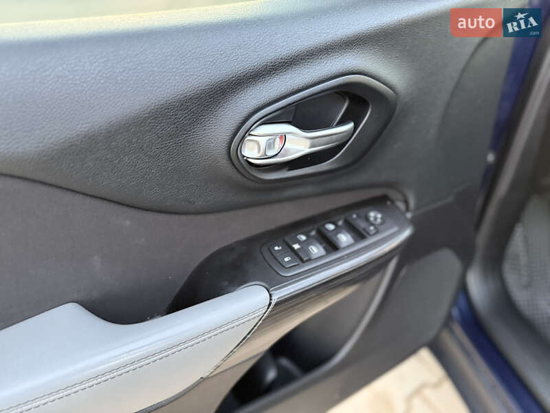 Внедорожник / Кроссовер Jeep Cherokee 2014 в Хмельницком фото 37 Внедорожник / Кроссовер Jeep Cherokee 2014 в Хмельницком