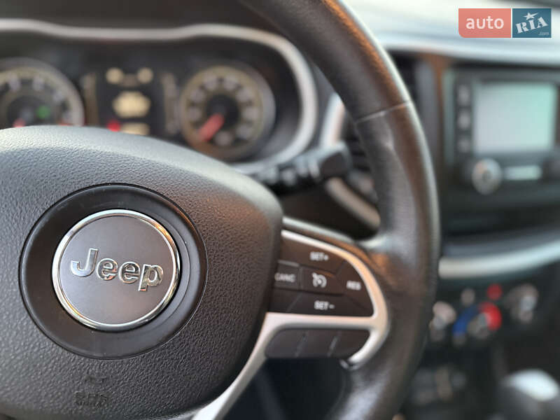 Внедорожник / Кроссовер Jeep Cherokee 2014 в Хмельницком фото 42 Внедорожник / Кроссовер Jeep Cherokee 2014 в Хмельницком