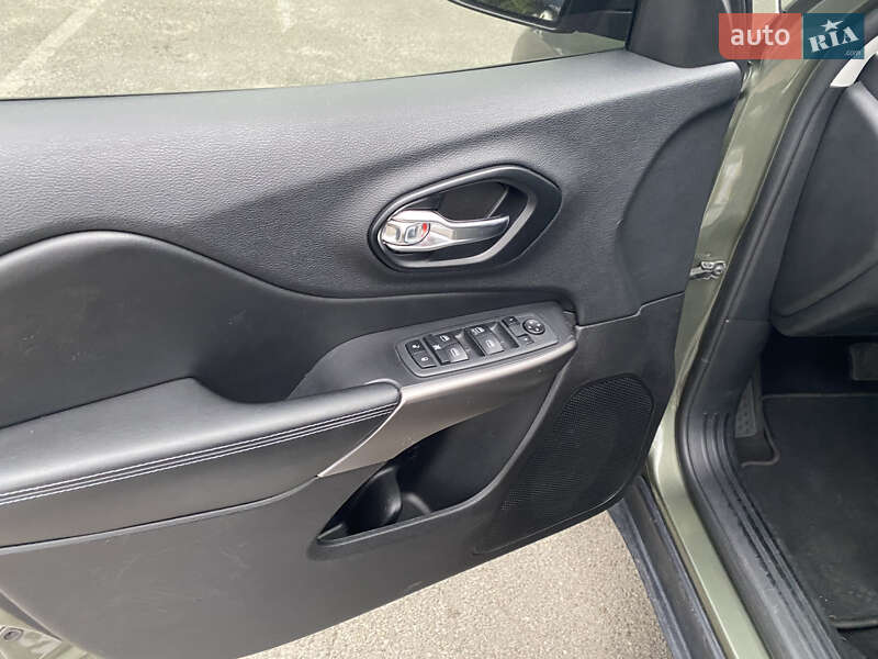 Внедорожник / Кроссовер Jeep Cherokee 2020 в Киеве фото 15 Внедорожник / Кроссовер Jeep Cherokee 2020 в Киеве