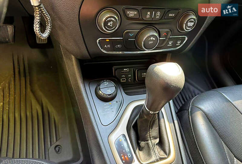 Внедорожник / Кроссовер Jeep Cherokee 2017 в Киеве фото 11 Внедорожник / Кроссовер Jeep Cherokee 2017 в Киеве