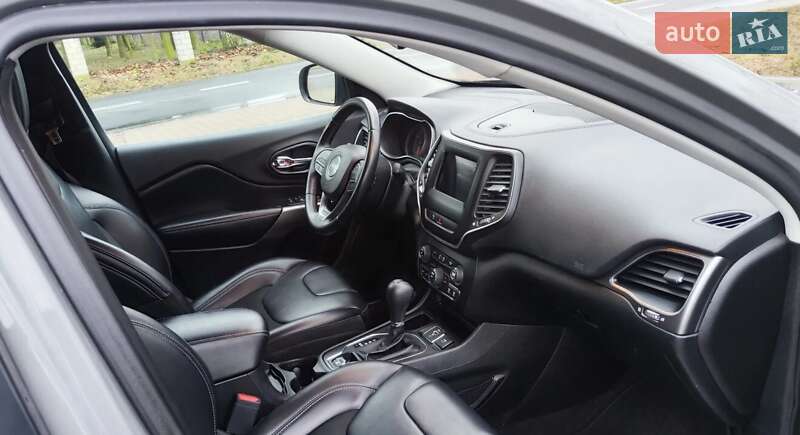 Внедорожник / Кроссовер Jeep Cherokee 2019 в Дублянах