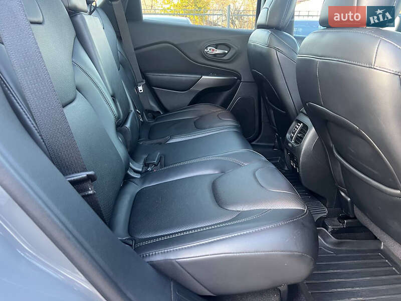 Внедорожник / Кроссовер Jeep Cherokee 2020 в Полтаве