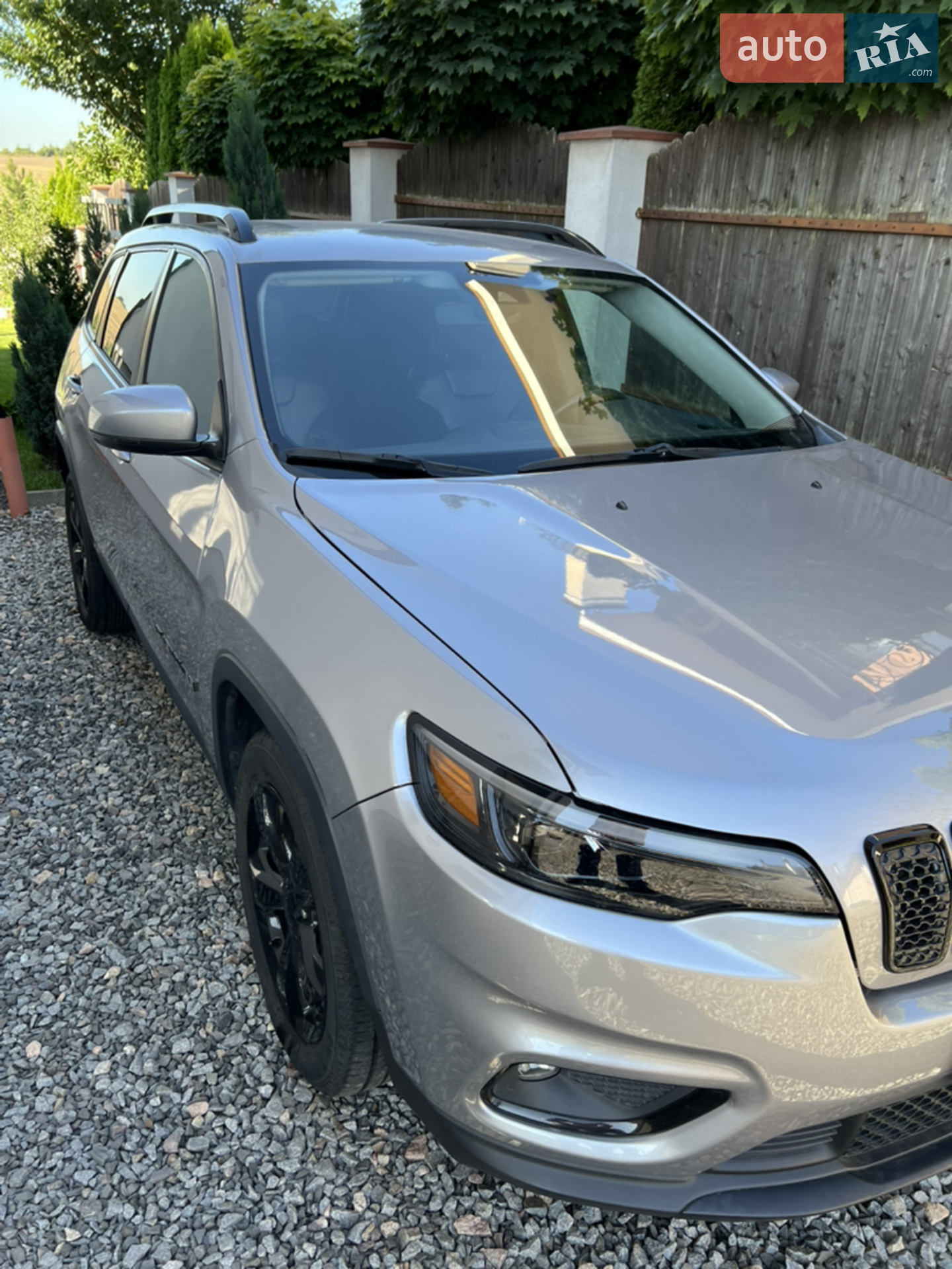 2020 Jeep Cherokee - мініатюра 3