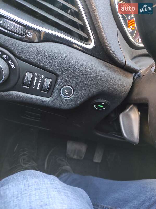 Внедорожник / Кроссовер Jeep Cherokee 2018 в Коростышеве