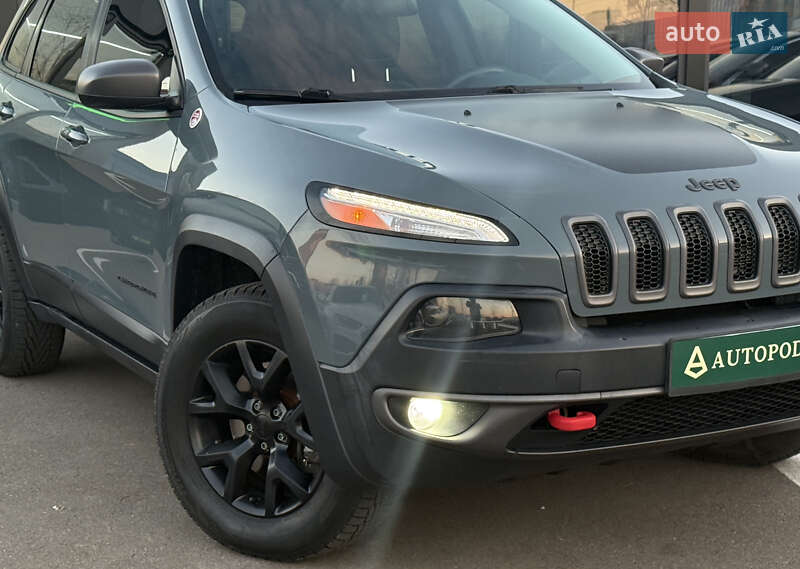 Внедорожник / Кроссовер Jeep Cherokee 2014 в Киеве