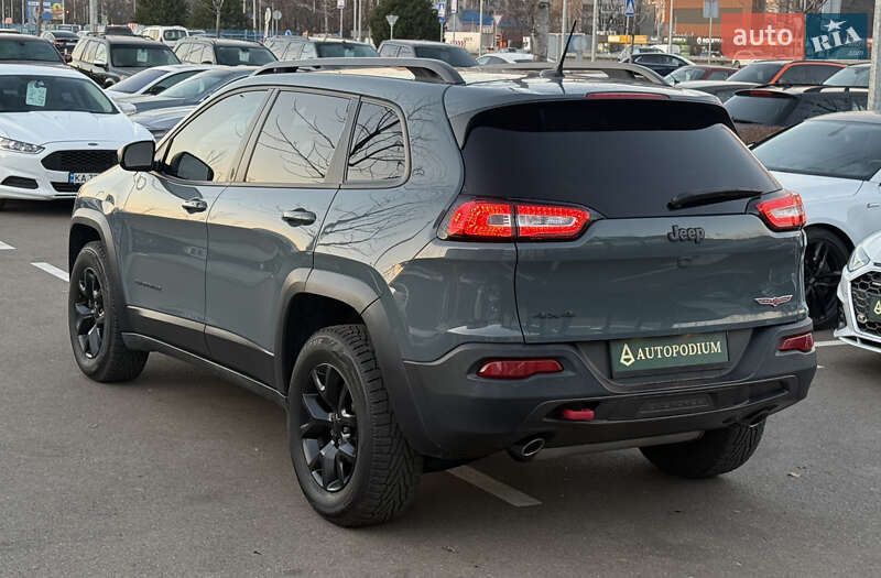 Внедорожник / Кроссовер Jeep Cherokee 2014 в Киеве
