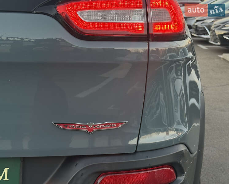 Внедорожник / Кроссовер Jeep Cherokee 2014 в Киеве