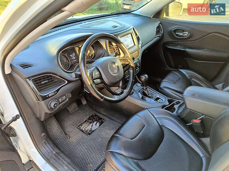 Внедорожник / Кроссовер Jeep Cherokee 2018 в Вышгороде
