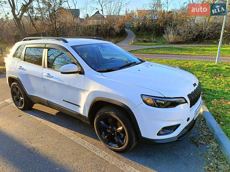 Внедорожник / Кроссовер Jeep Cherokee 2018 в Вышгороде