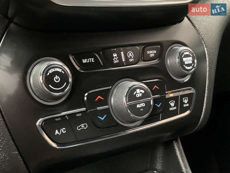 Внедорожник / Кроссовер Jeep Cherokee 2021 в Бердичеве