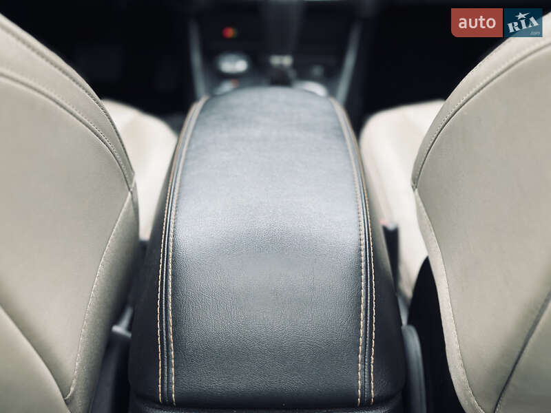 Внедорожник / Кроссовер Jeep Cherokee 2015 в Кременчуге