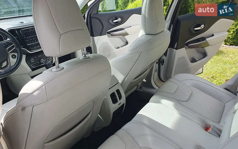 Внедорожник / Кроссовер Jeep Cherokee 2020 в Львове