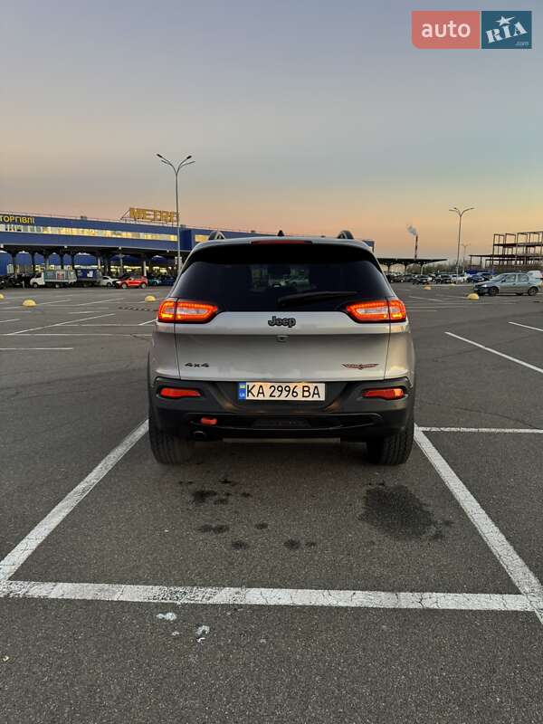 Внедорожник / Кроссовер Jeep Cherokee 2016 в Киеве фото 6 Внедорожник / Кроссовер Jeep Cherokee 2016 в Киеве