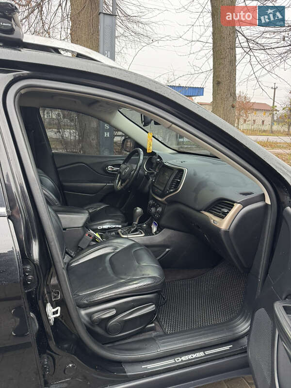 Внедорожник / Кроссовер Jeep Cherokee 2016 в Коростене