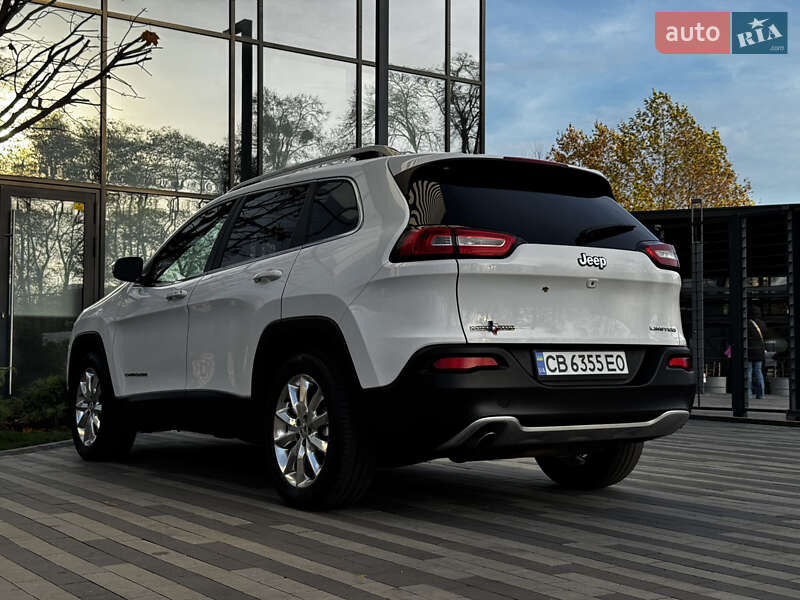 Внедорожник / Кроссовер Jeep Cherokee 2016 в Киеве