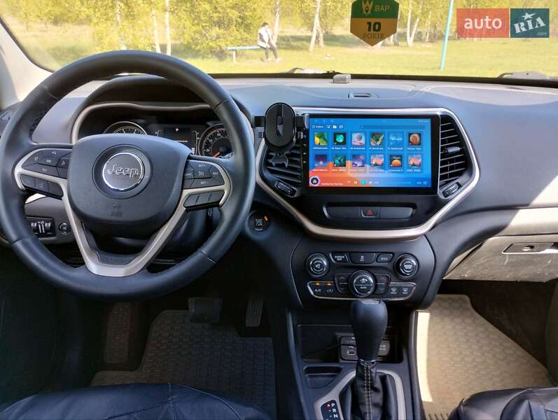 Внедорожник / Кроссовер Jeep Cherokee 2015 в Андрушевке