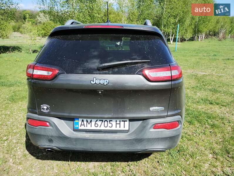 Внедорожник / Кроссовер Jeep Cherokee 2015 в Андрушевке