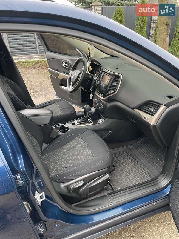 Позашляховик / Кросовер Jeep Cherokee 2017 в Богородчанах