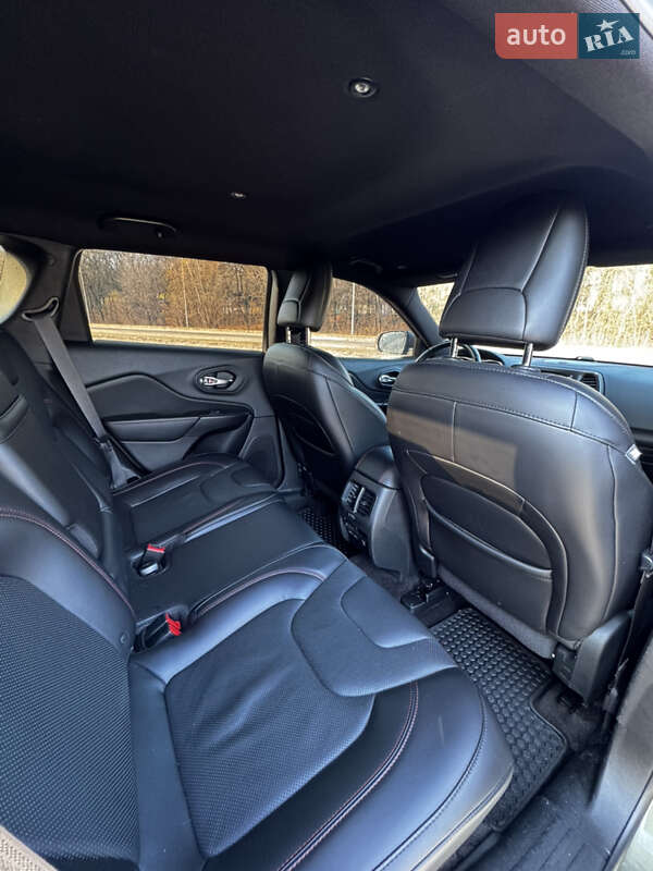 Внедорожник / Кроссовер Jeep Cherokee 2018 в Днепре