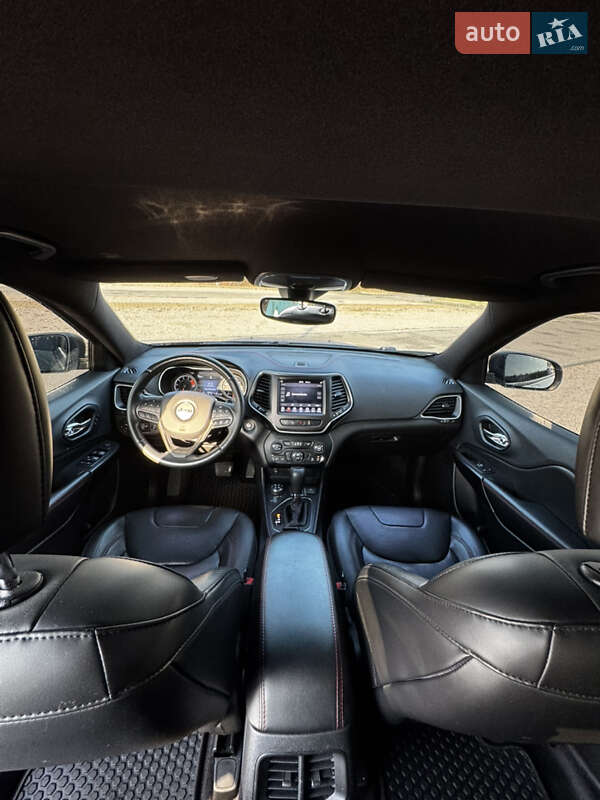 Внедорожник / Кроссовер Jeep Cherokee 2018 в Днепре