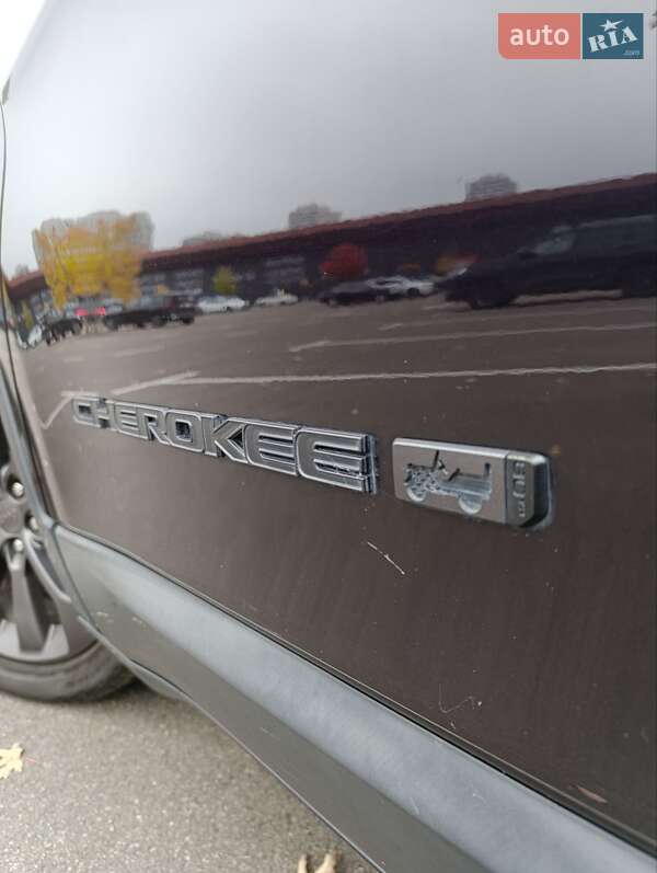 Внедорожник / Кроссовер Jeep Cherokee 2021 в Киеве