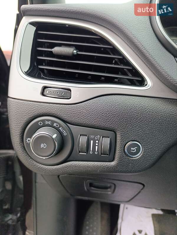 Внедорожник / Кроссовер Jeep Cherokee 2021 в Киеве