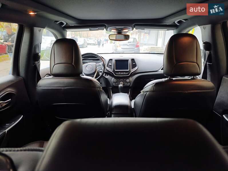 Внедорожник / Кроссовер Jeep Cherokee 2021 в Киеве