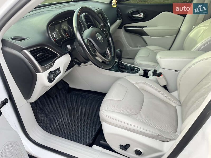 Внедорожник / Кроссовер Jeep Cherokee 2020 в Харькове